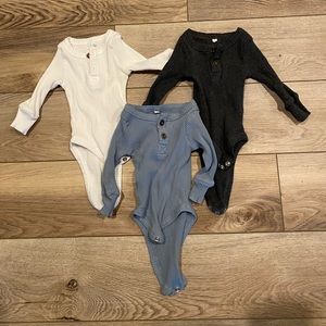 Newborn thermal onesies